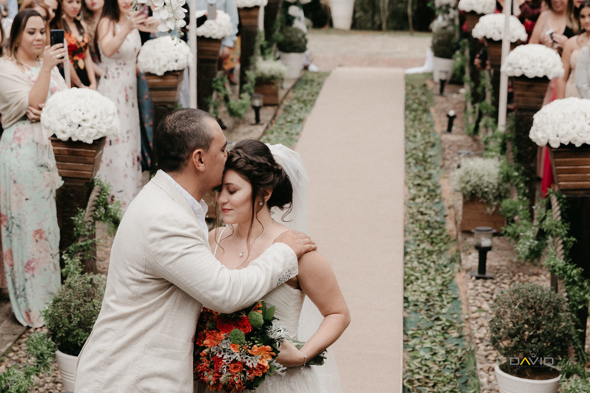Foto NAYARA & RENATO | WEDDING DAY | AGORA SOMOS TRÊS | PRIMEIRA PARTE Foto NAYARA & RENATO | WEDDING DAY | AGORA SOMOS TRÊS | PRIMEIRA PARTE - Imagem 41