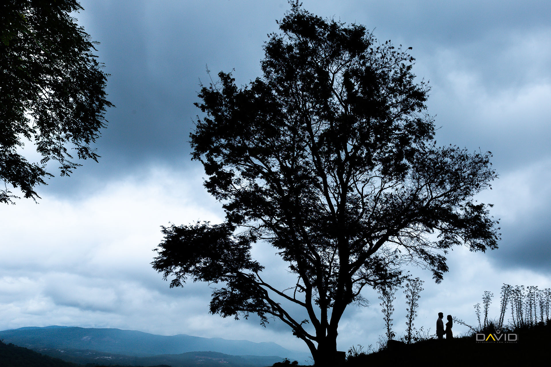 Foto NAYARA & RENATO | ENSAIO A 3 NO PICO - Imagem 0