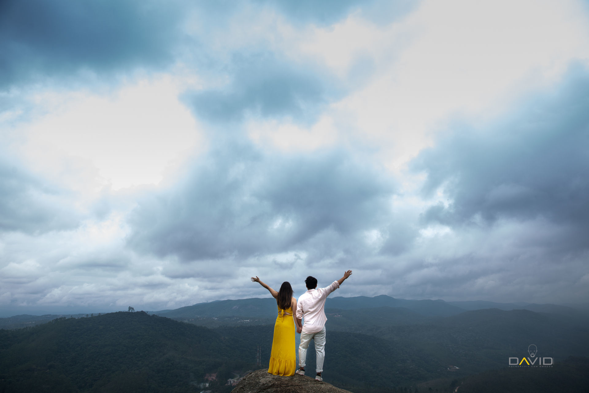 Foto NAYARA & RENATO | ENSAIO A 3 NO PICO - Imagem 4