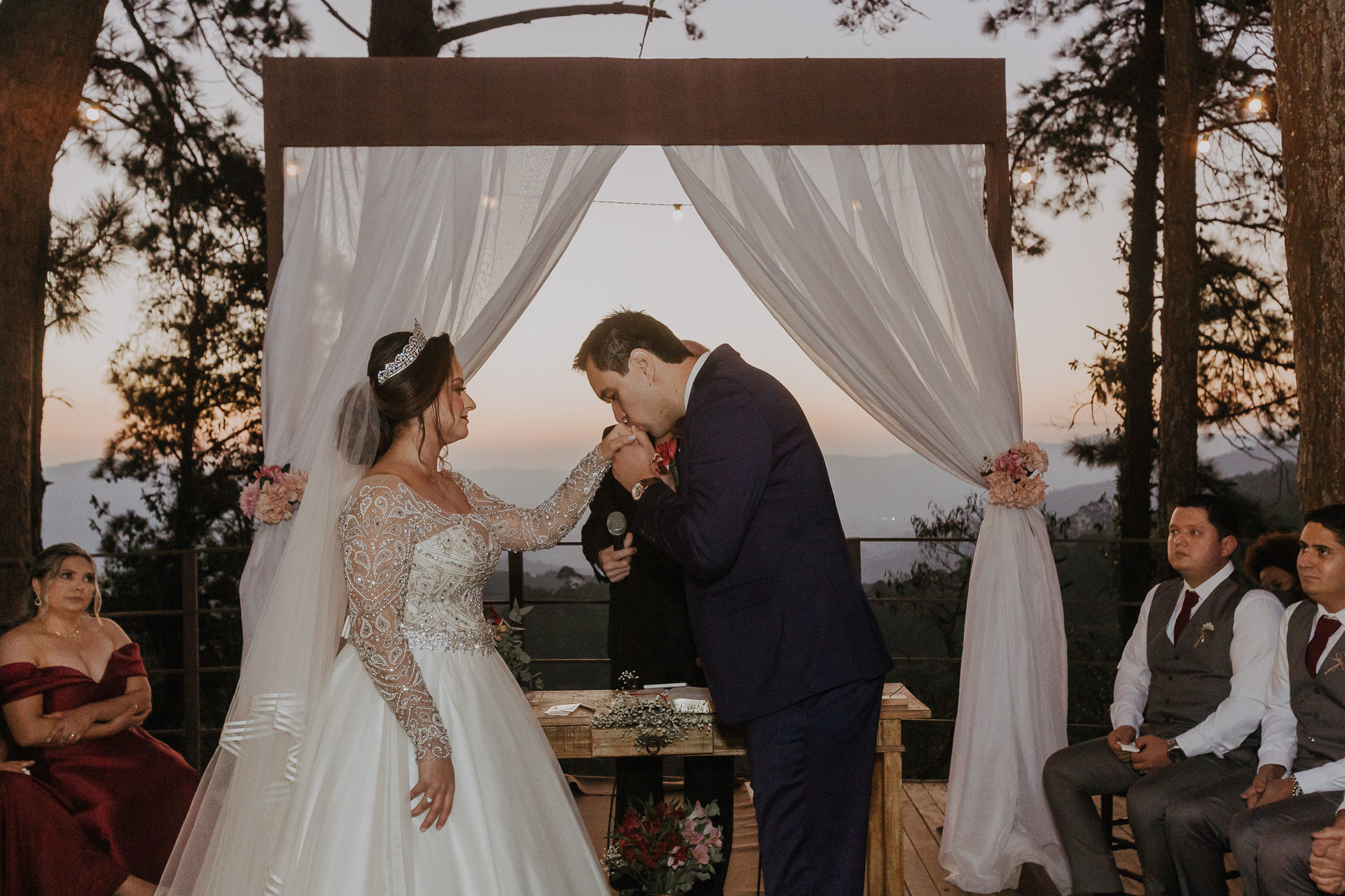 Foto LUANNA & VITOR | DIA DO CASAMENTO | VILLA VEZZANE Foto LUANNA & VITOR | DIA DO CASAMENTO | VILLA VEZZANE - Imagem 33