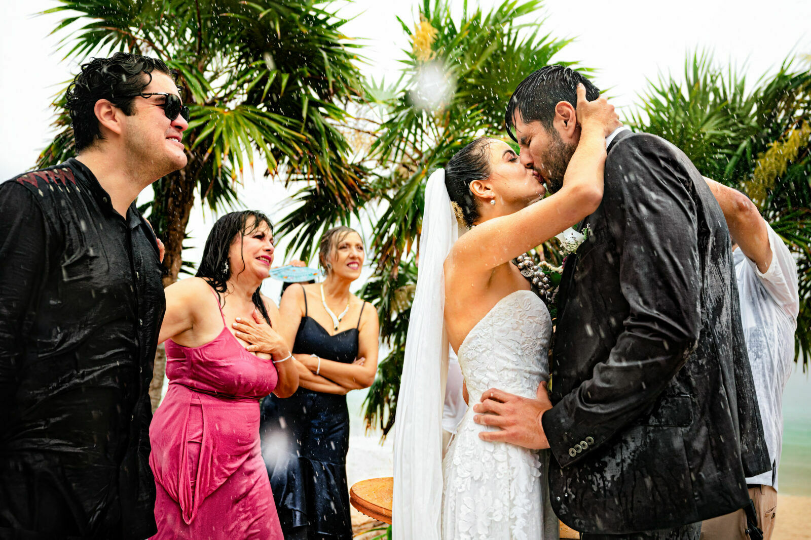 Foto MELISSA & MARCOS | DIA DE CASAMENTO NA CHUVA Foto MELISSA & MARCOS | DIA DE CASAMENTO NA CHUVA - Imagem 30