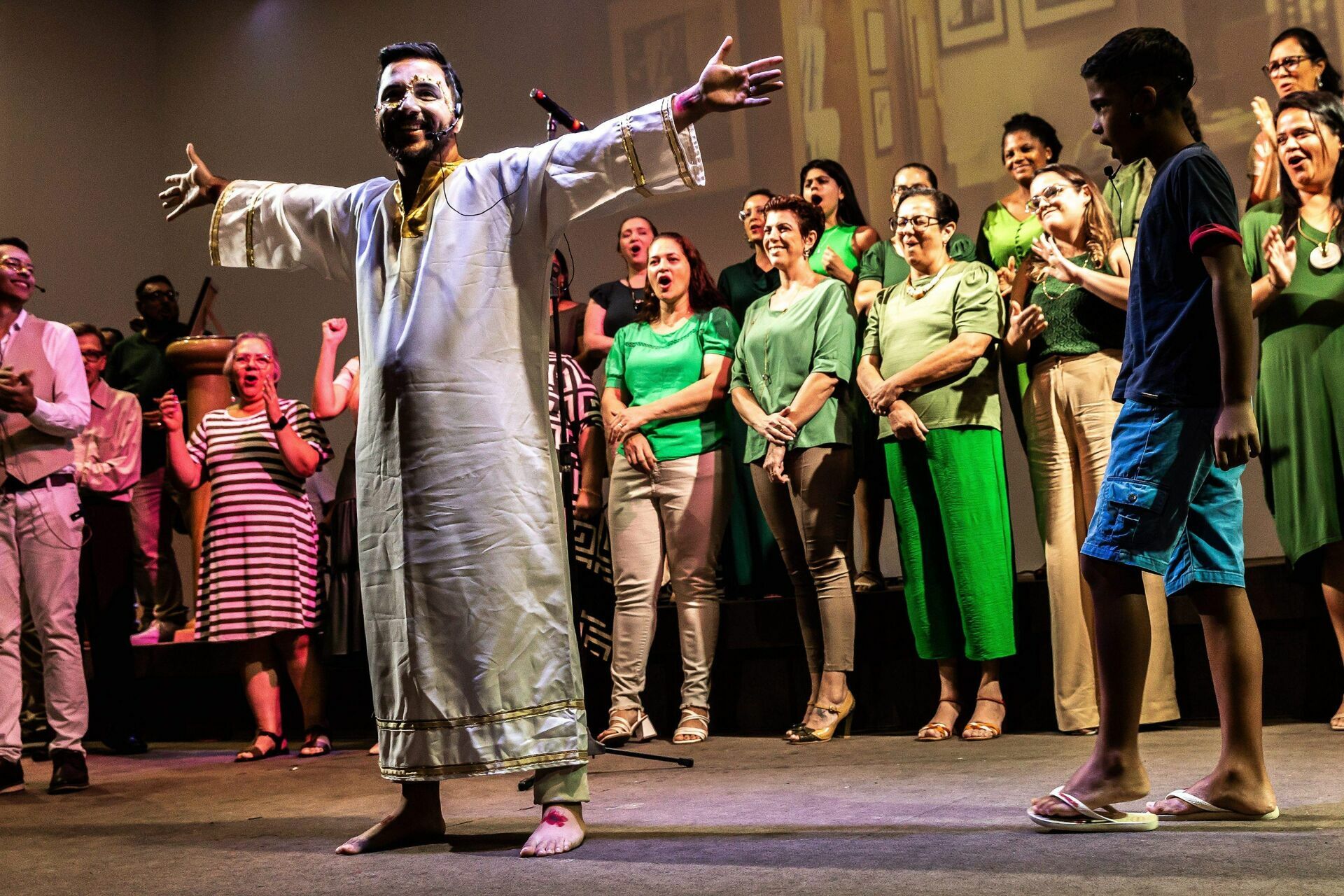 Foto IGREJA PIBG - CANTATA DA PASCOA 2024 - Imagem 39