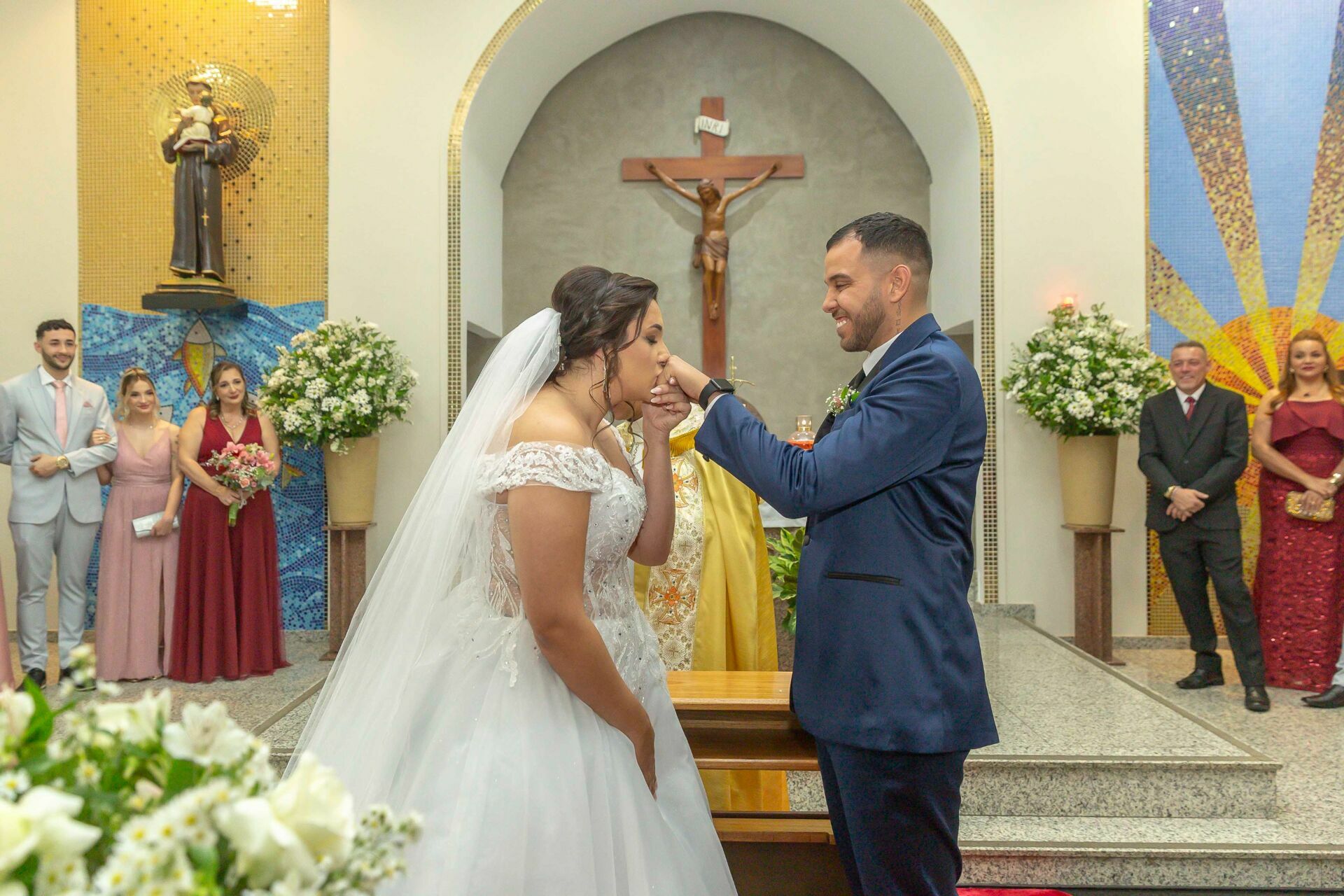 Foto RAPHAELLA & ALISON | DIA DO CASAMENTO | PARÓQUIA SANTO ANTONIO DE PÁDUA GRU - Imagem 37