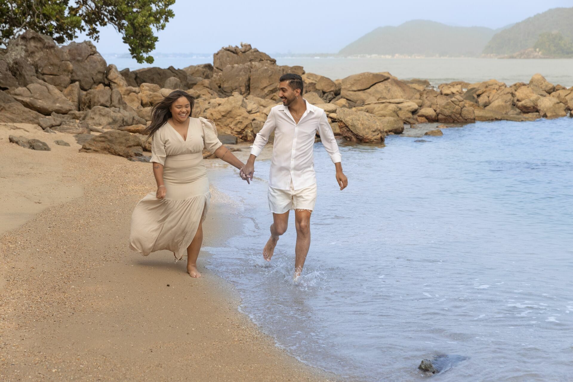 Foto THAINA & OTÁVIO | ENSAIO NA PRAIA - Imagem 4