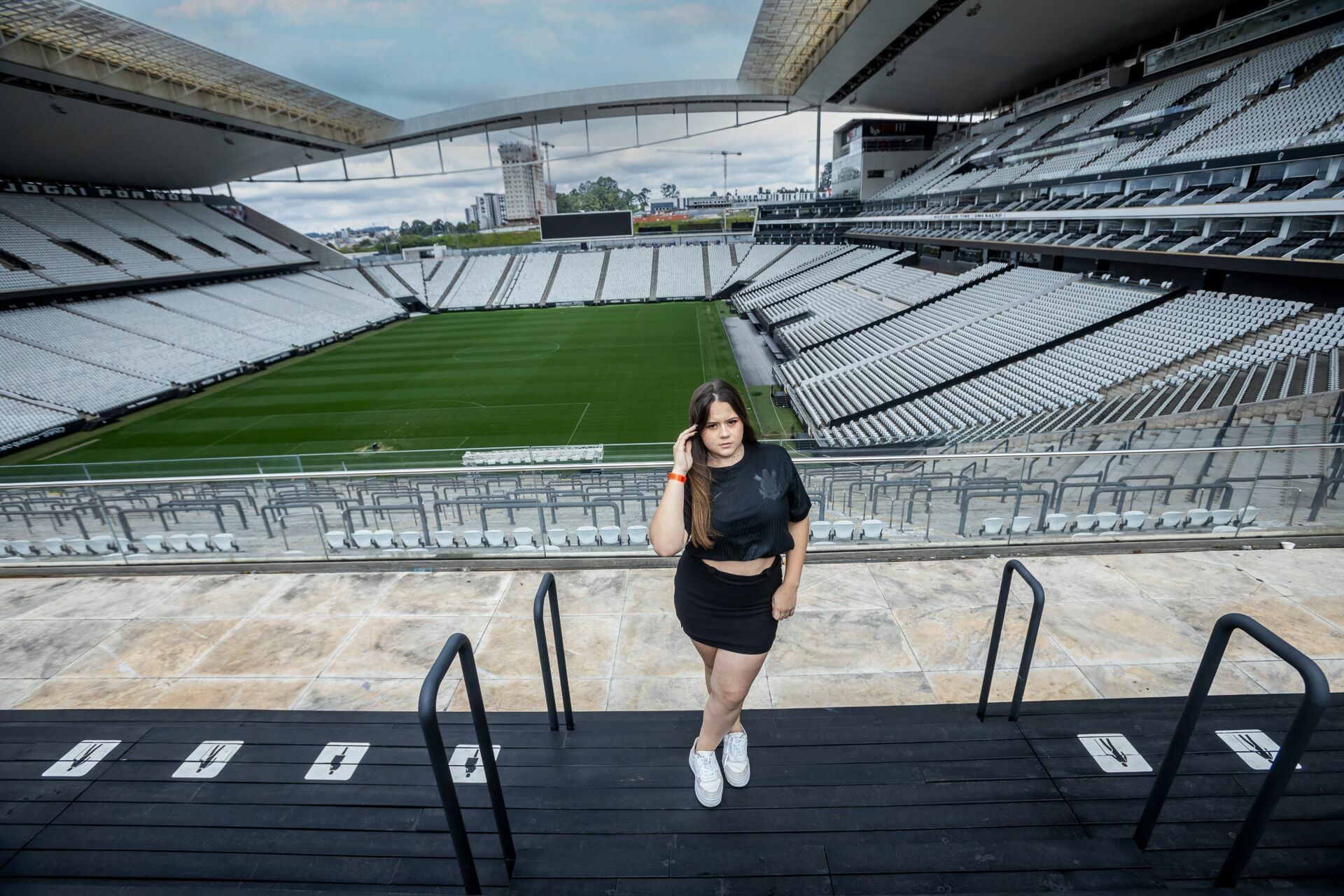 Foto BELLA 15 ANOS | ENSAIO NO ESTADIO DO CORINTHIANS + TCAR - Imagem 2